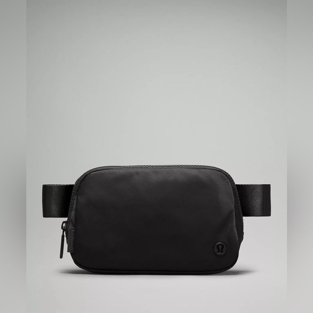 LuluLemon Everywhere Belt Bag in Black - Picture 5 of 7